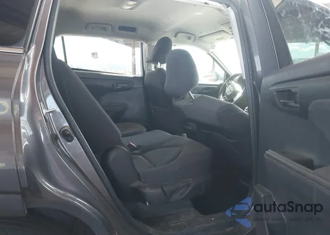 2021 Toyota Highlander Le z USA, uszkodzony, nr VIN 5TDBZRBH6MS533088